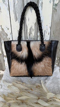 Load image into Gallery viewer, Savannah Hide Leather Tote Shoulder Bag